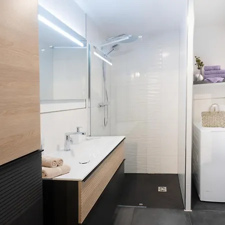 Raha - Moderne 3 Zimmerwohnung - Direkt Am Domplatz - Balkon - Vollausstattung Apartment *